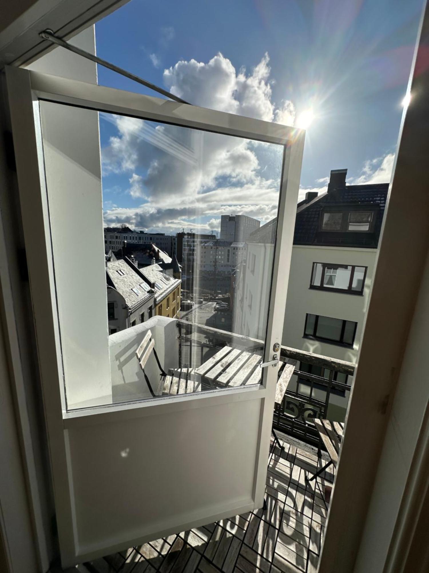 Stylish Big Jugend Art Nouveau Apartment With Balcony Heart Of Ålesund Εξωτερικό φωτογραφία