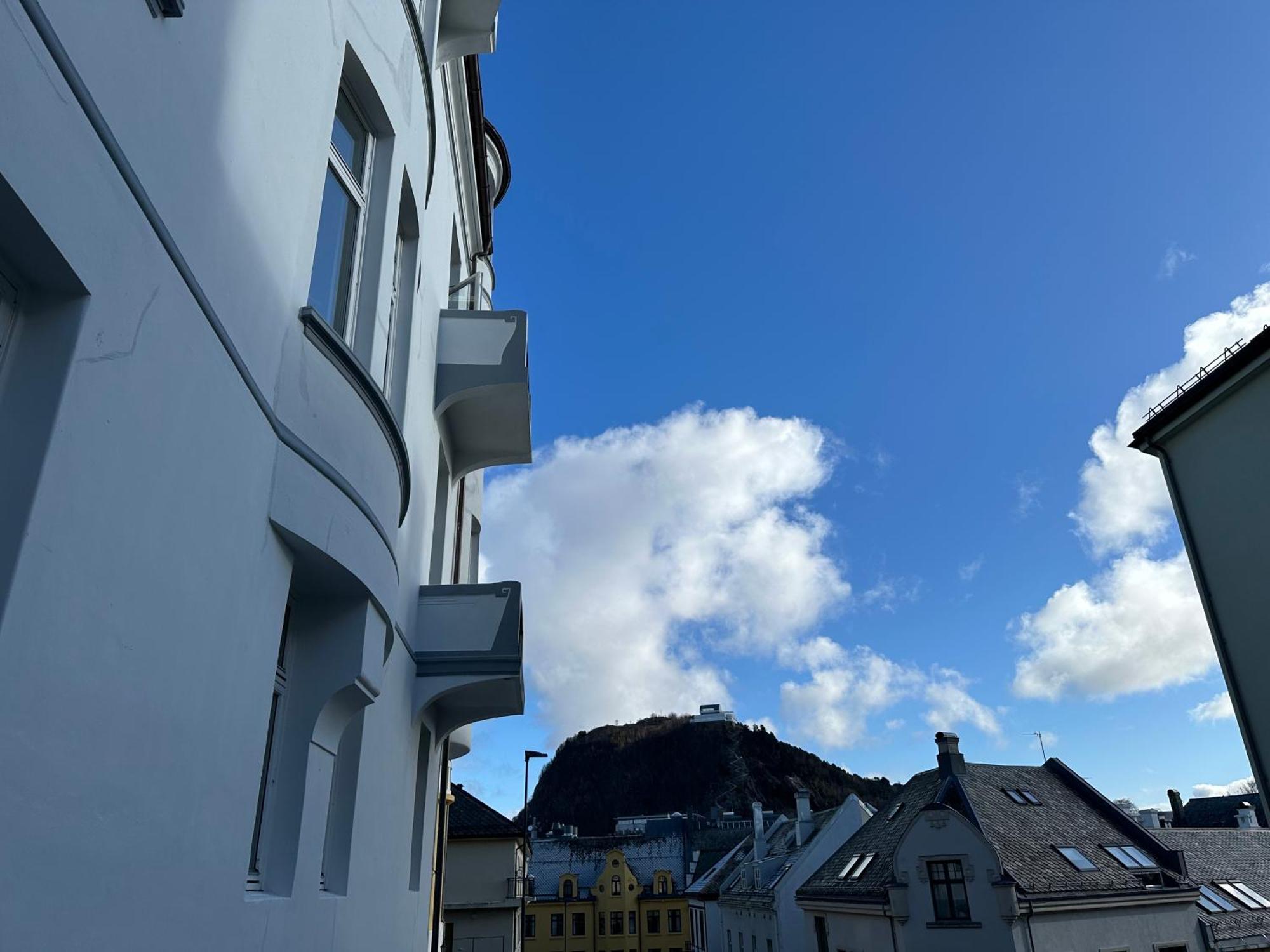 Stylish Big Jugend Art Nouveau Apartment With Balcony Heart Of Ålesund Εξωτερικό φωτογραφία